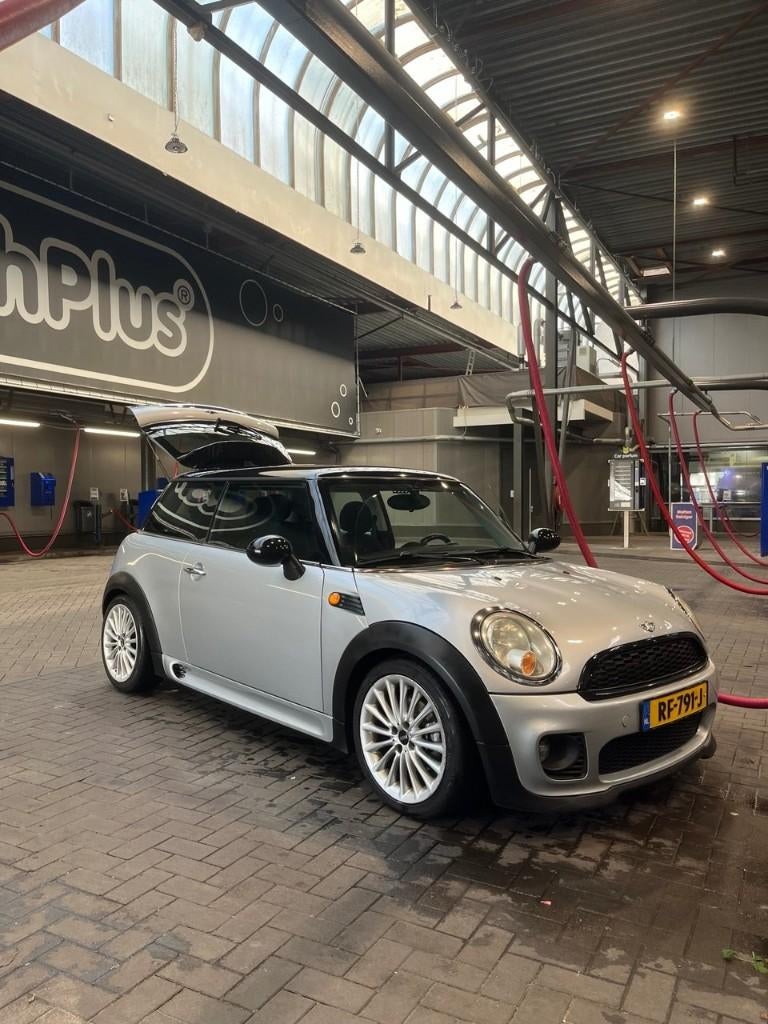 Mini Cooper John Cooper Works Body kit  APK APRIL 2027 (!!!), Auto's, Mini, Voorwielaandrijving, 4 cilinders, 4 stoelen, 49 €/maand
