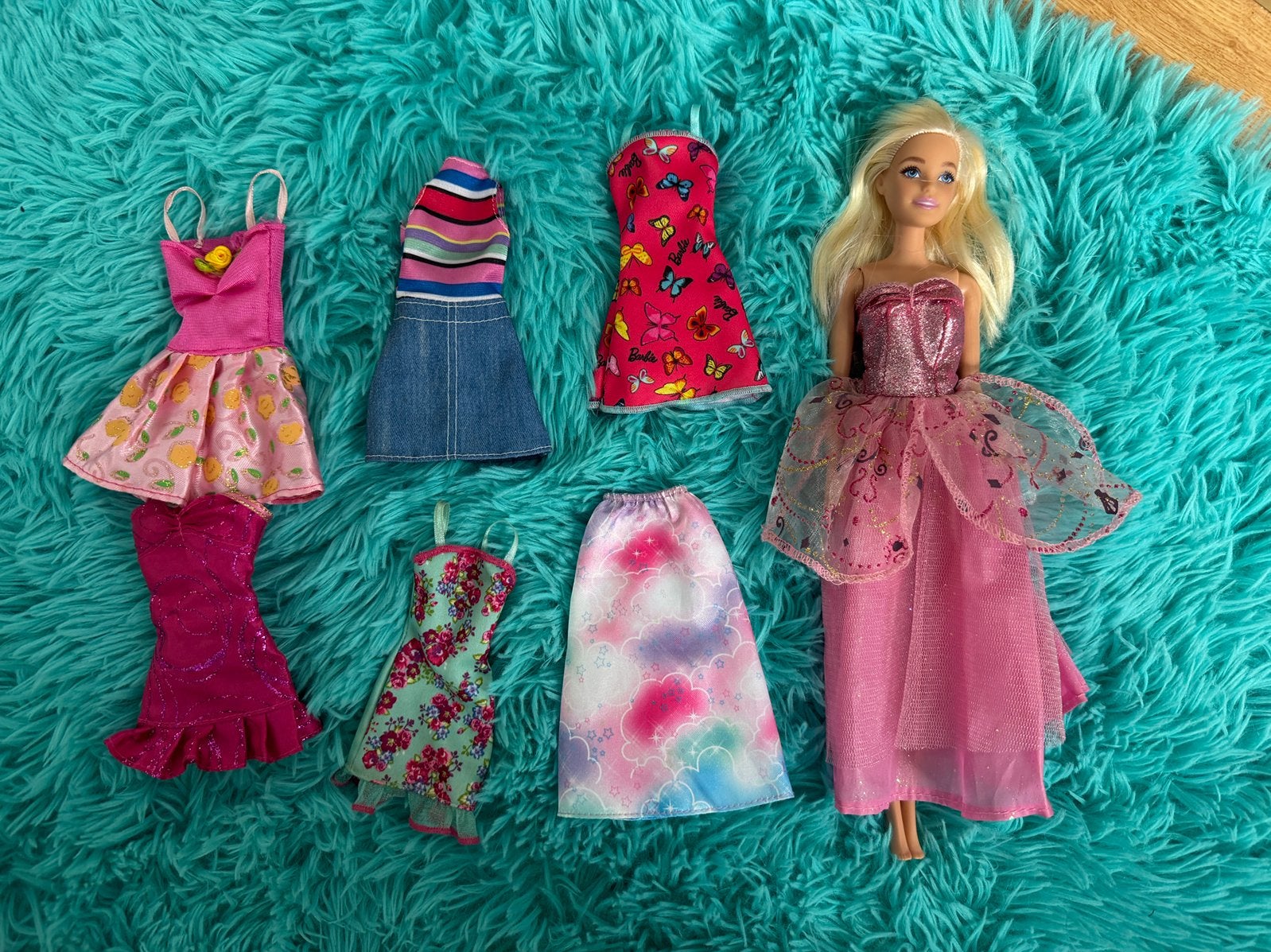 Barbie met jurken, Verzamelen, Ophalen of Verzenden, Zo goed als nieuw, Pop