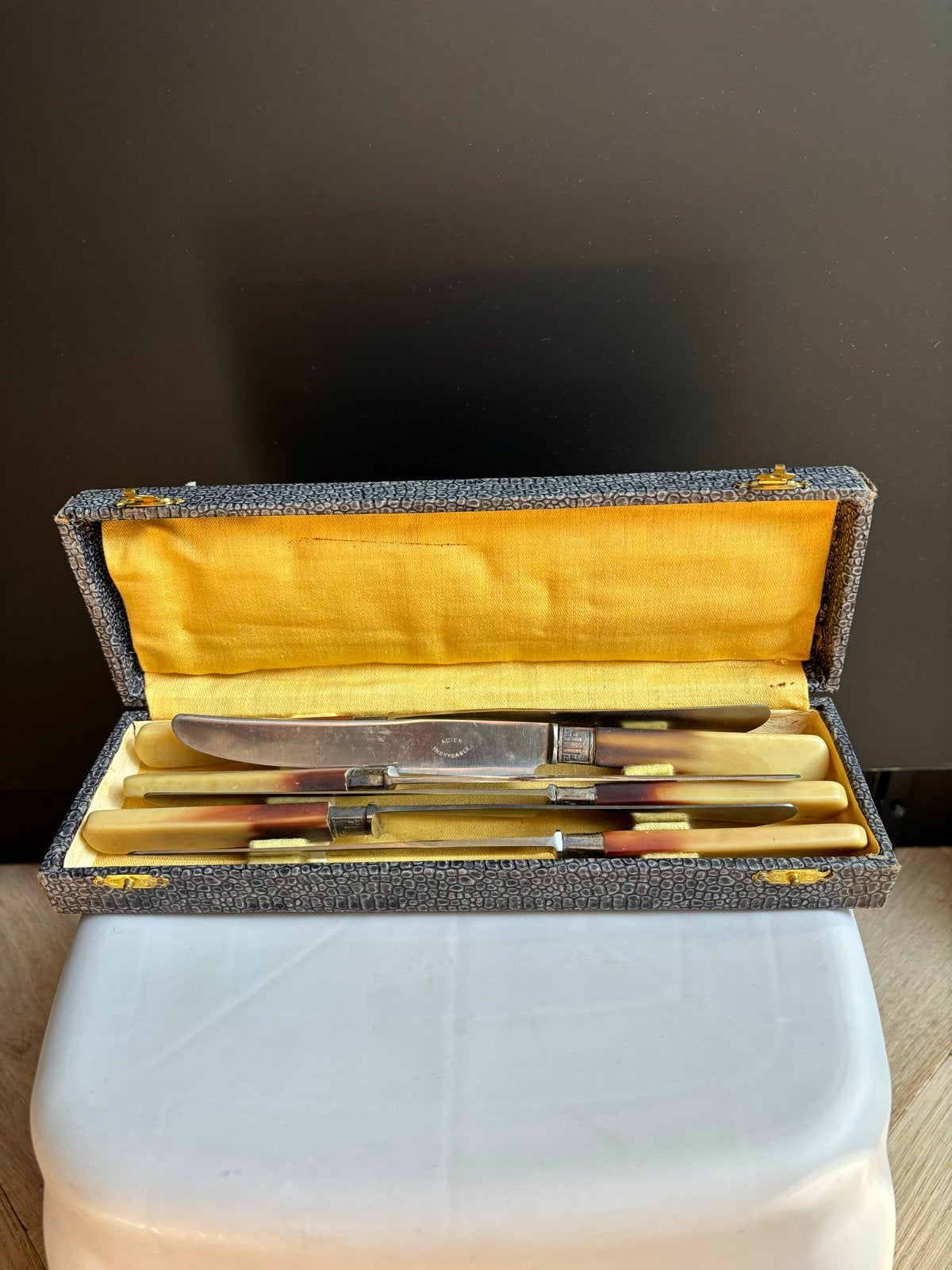 Set van 6 vintage messen met benen handvat in doos, Verzenden