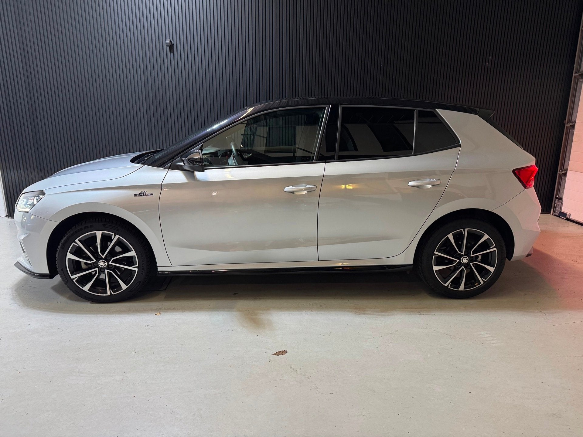 Skoda Fabia 1.0 TSI Monte Carlo Panoramadak Keyless, Auto's, Skoda, Stof, Gebruikt, Zwart, 116 pk