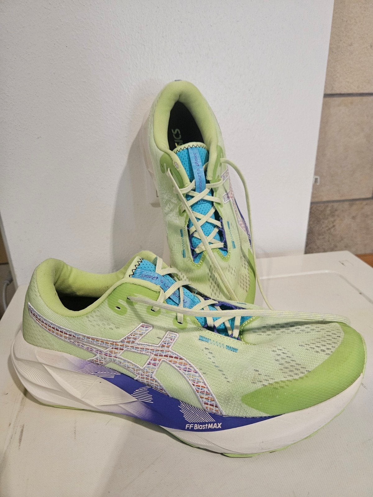 ASICS Novablast 5 hardloopschoenen maat 46,5, Sport en Fitness, Loopsport en Atletiek, Ophalen of Verzenden, Zo goed als nieuw