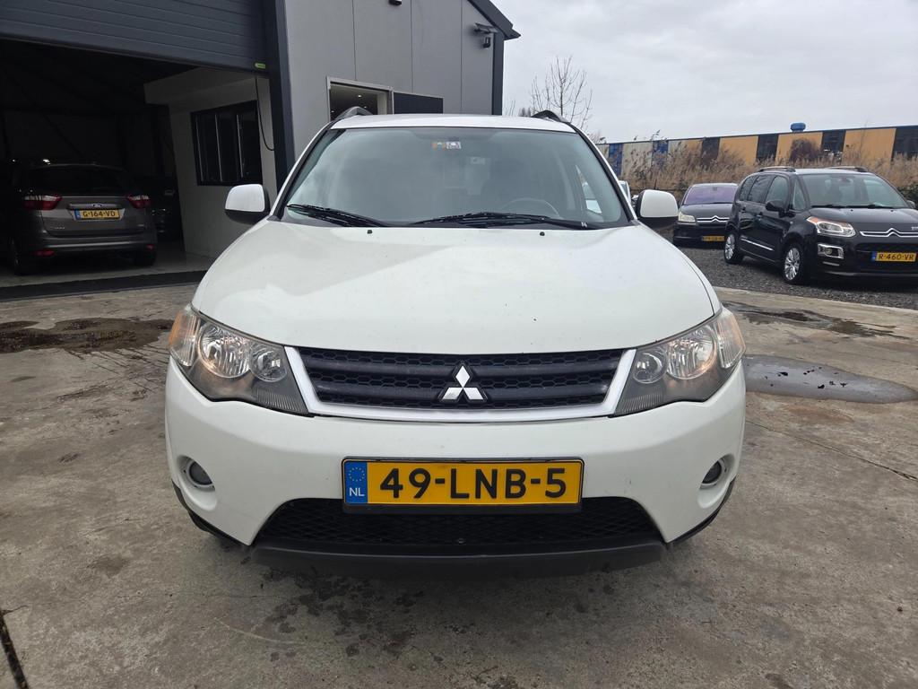 Mitsubishi Outlander 3.0 V6 | AUTOMAAT | 4X4 | LEER |, Auto's, Mitsubishi, Automaat, Wit, Leder, Bedrijf