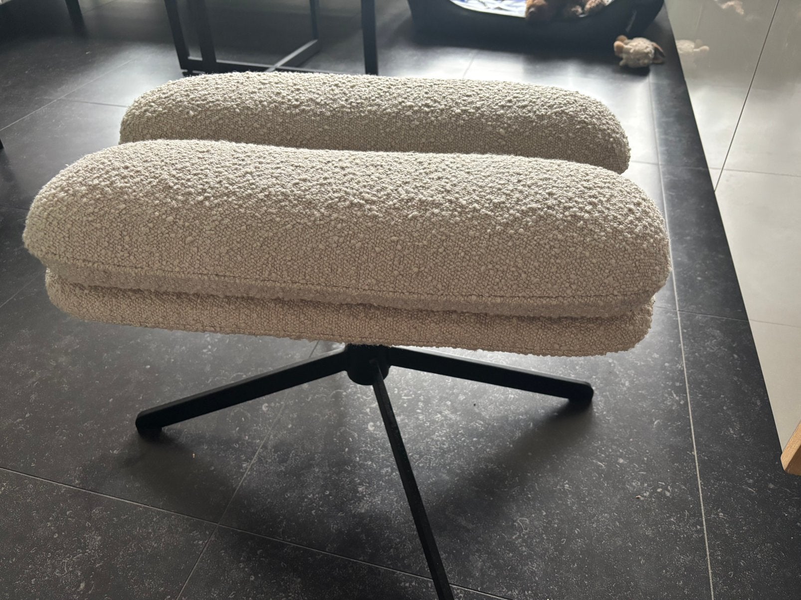 Hocker Tyler Bouclé, kleur Naturel van Zuiver, Ophalen, Zo goed als nieuw, Stof, Rechthoekig