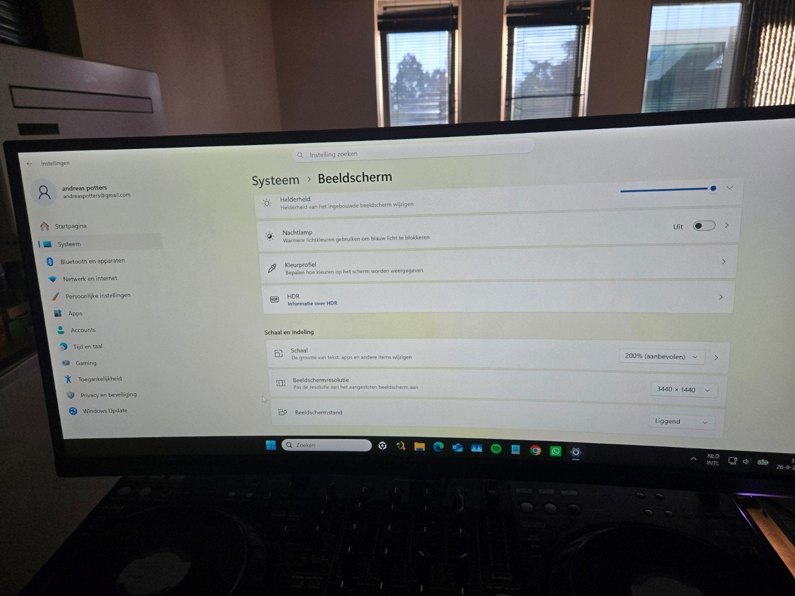 Foto 4 van Dell Ultrasharp 4K  U3415W 34" Curved LED AH-IPS Monitor