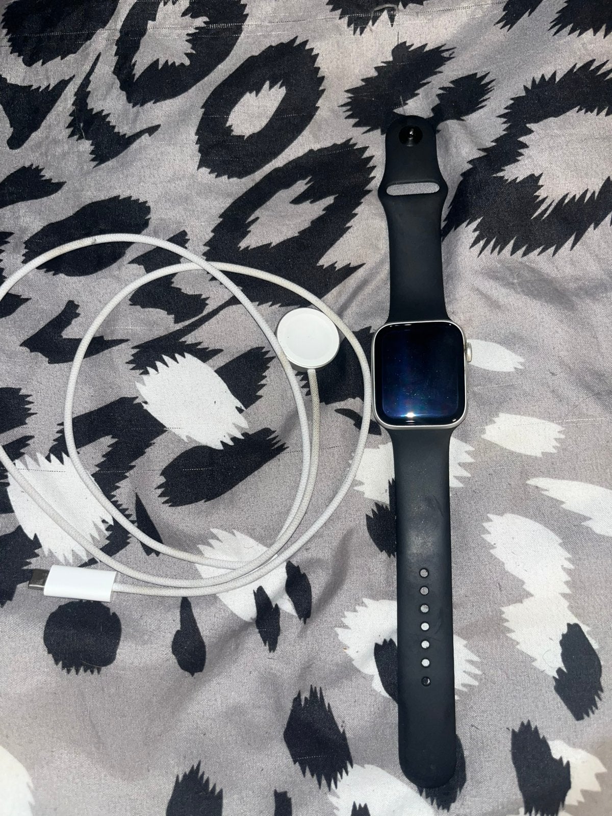 Apple watch SE + kabel, Sieraden, Tassen en Uiterlijk, Smartwatches, Ophalen, Gebruikt, Zwart, IOS