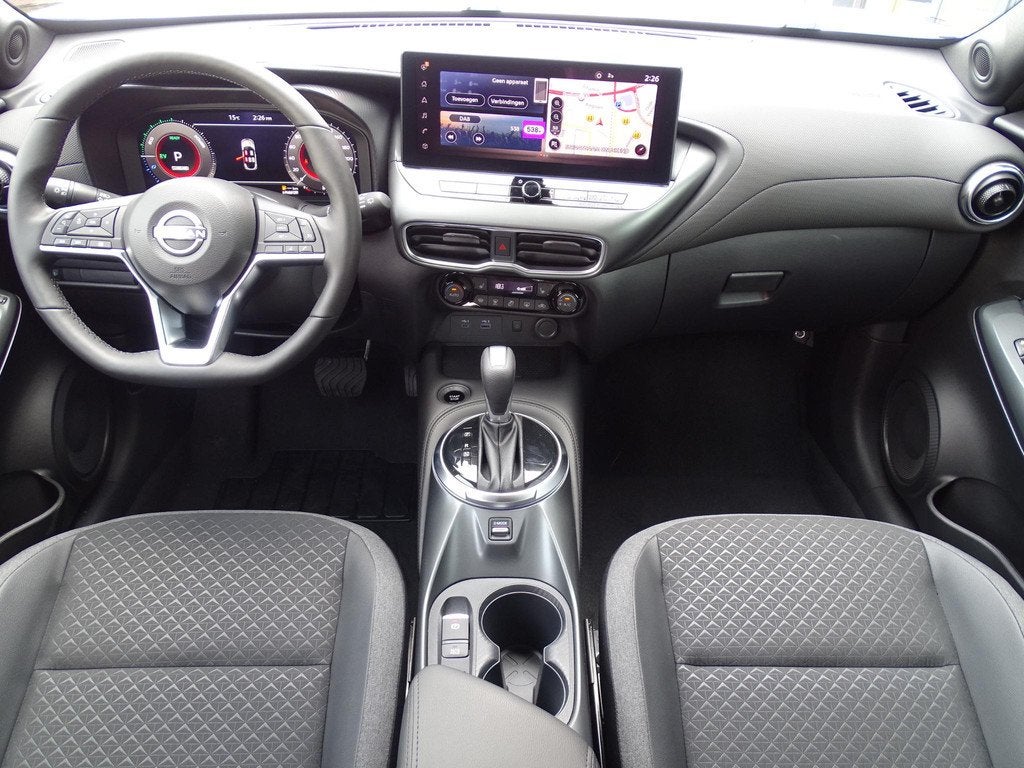 Nissan Juke 1.6 Hybrid N-Design 10 jr garantie! | COLD PACK, Auto's, Stof, Met garantie (alle), Wit, Bedrijf