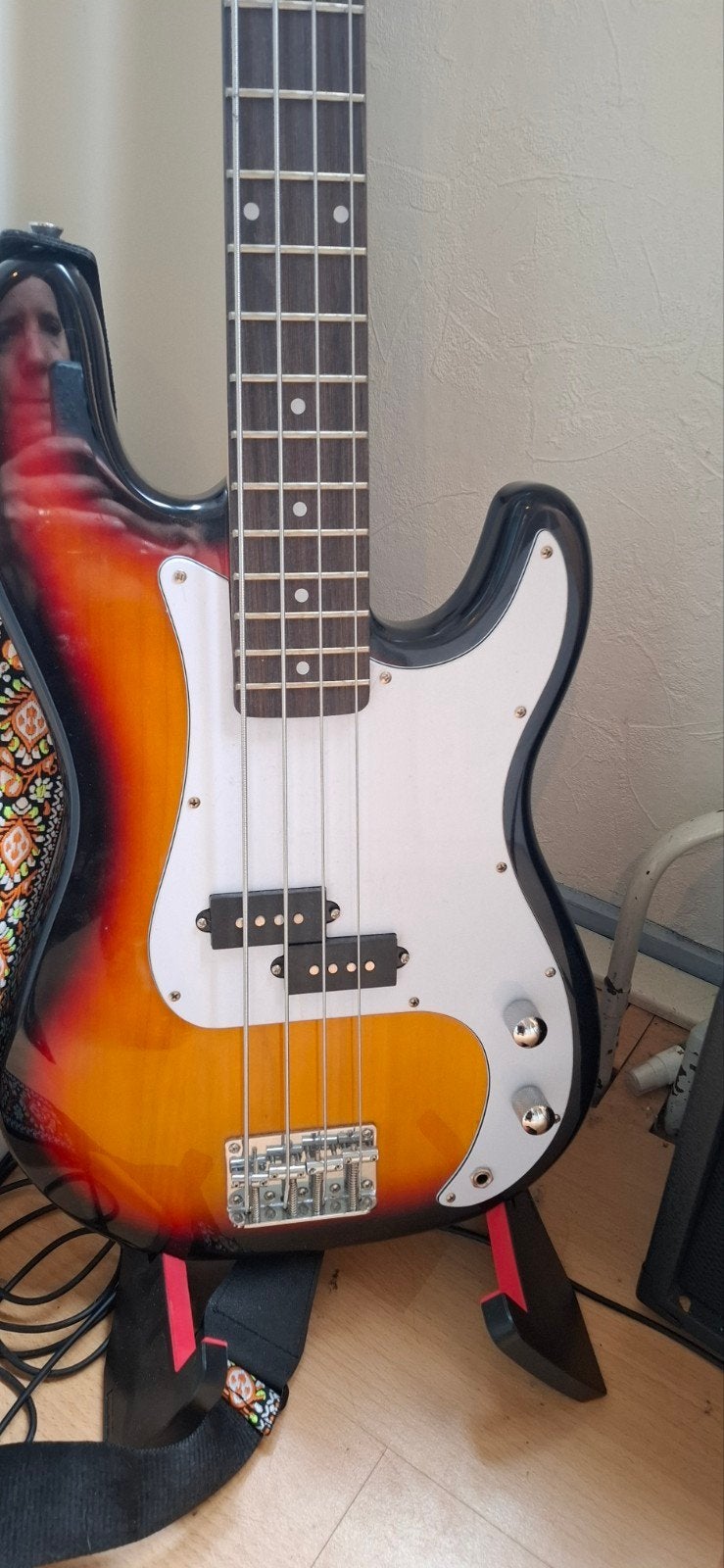 Max Gigkit Basgitaar Set - Sunburst - Nieuwstaat, Ophalen of Verzenden, Zo goed als nieuw, Elektrisch