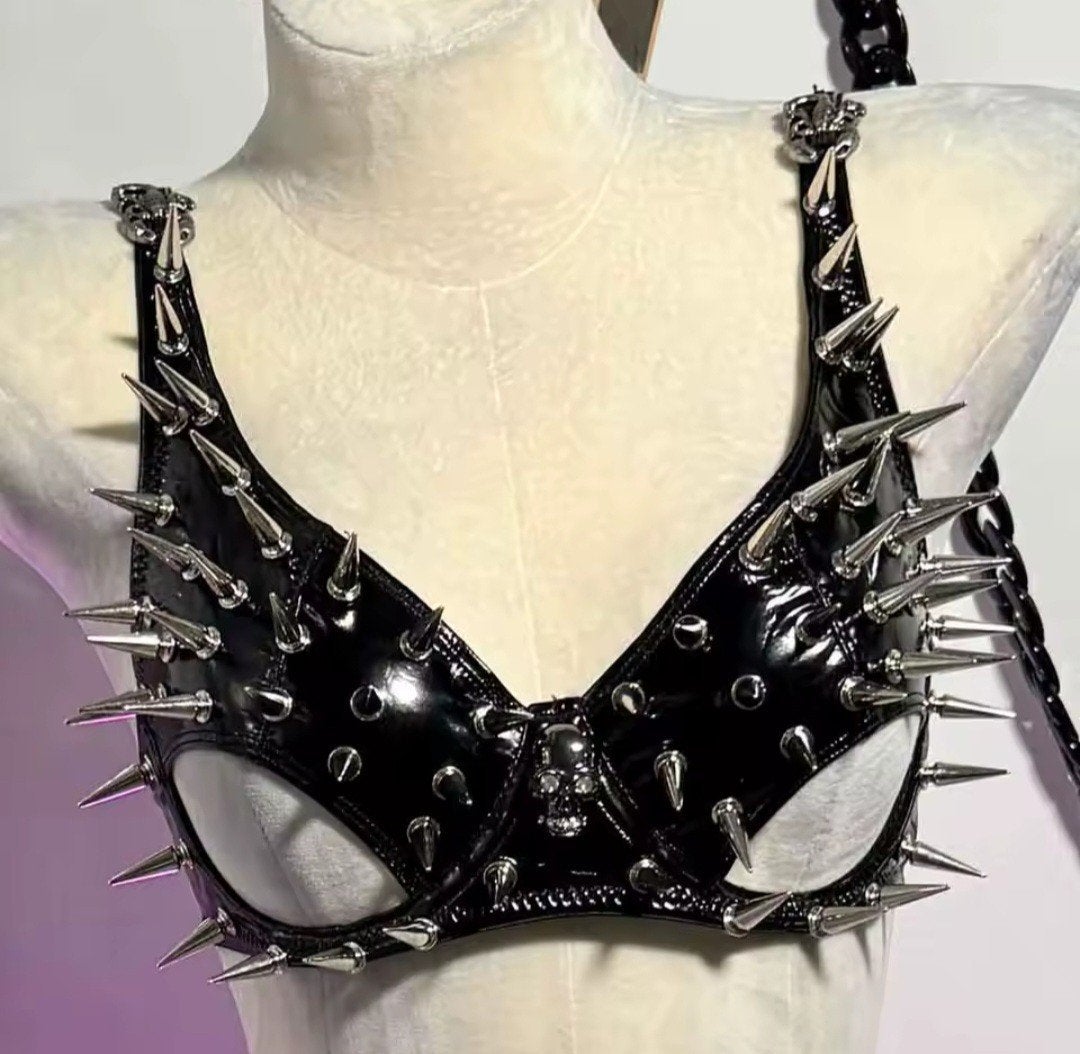 Prachtige Spikes & Skulls Top, tm XL, Verzenden, Zwart, BH