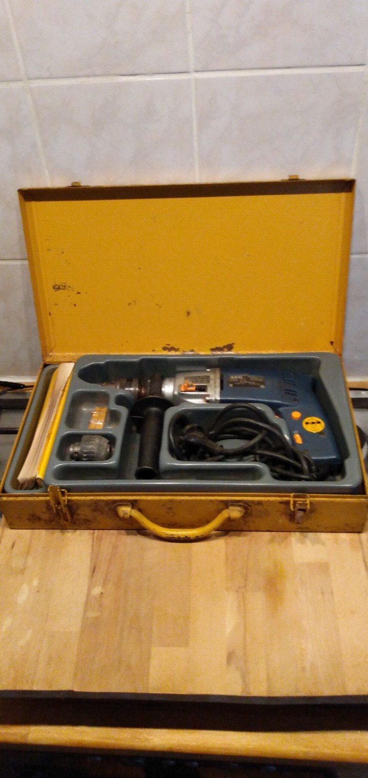 AEG Boormachine, Doe-het-zelf en Verbouw, Gebruikt, Variabele snelheid, 400 tot 600 watt, Ophalen