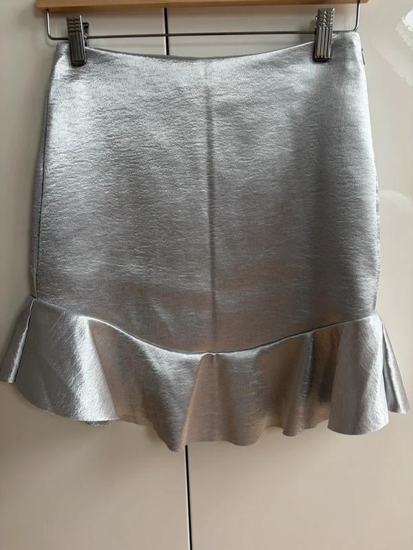 zilveren metallic mini rok met volant - H&M Maat 36 S, Kleding | Dames, Rokken, H&M, Overige kleuren, Ophalen of Verzenden, Zo goed als nieuw