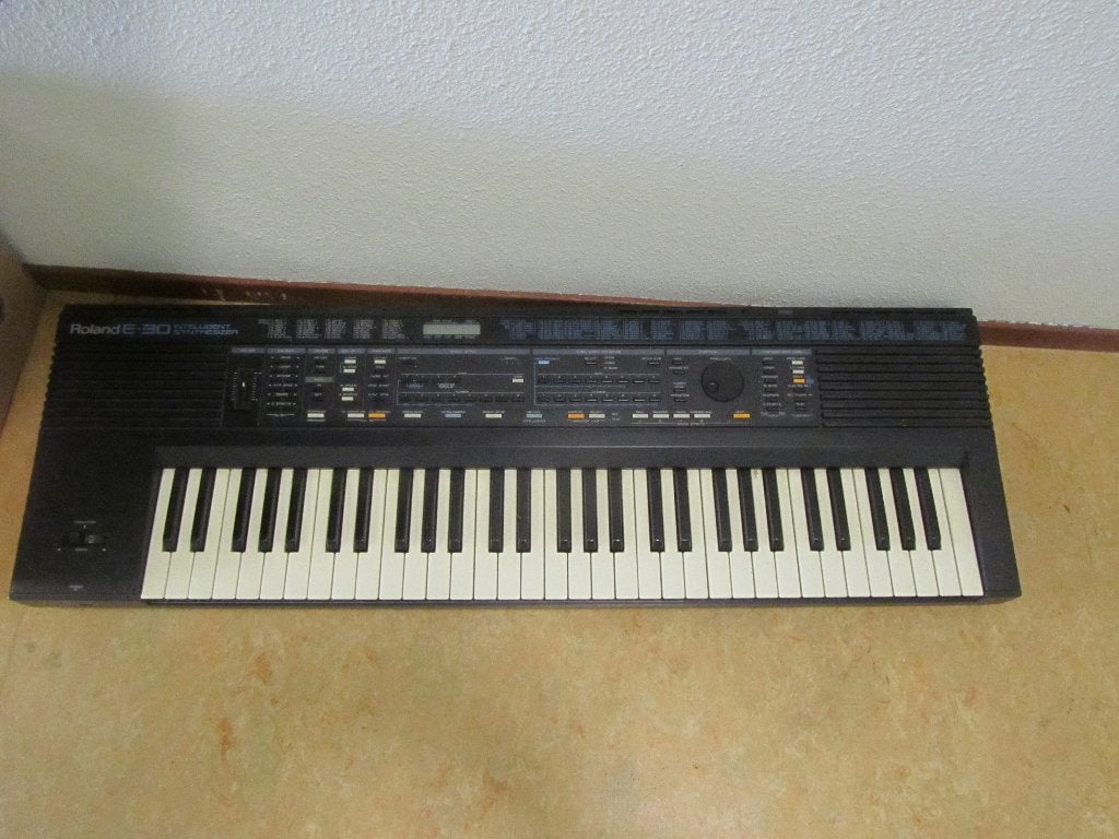 Roland Keyboard E-30, Ophalen, 61 toetsen, Roland, Zo goed als nieuw