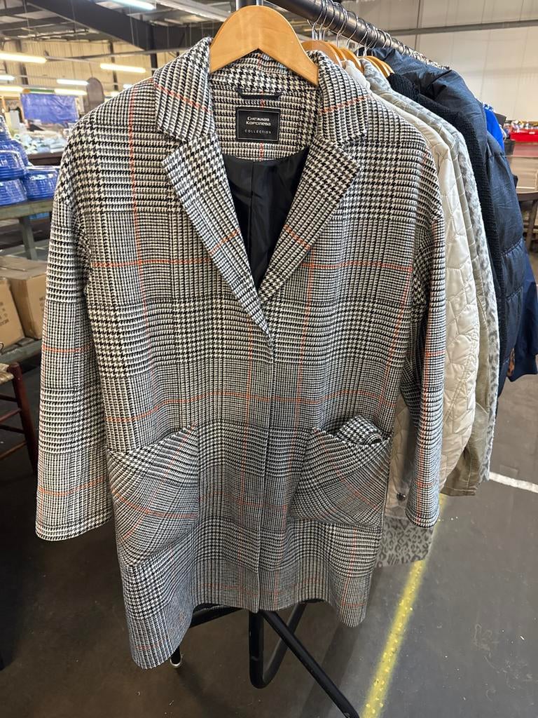Elegante geruite jas, Ophalen of Verzenden, Zo goed als nieuw, Maat 38/40 (M), Zwart