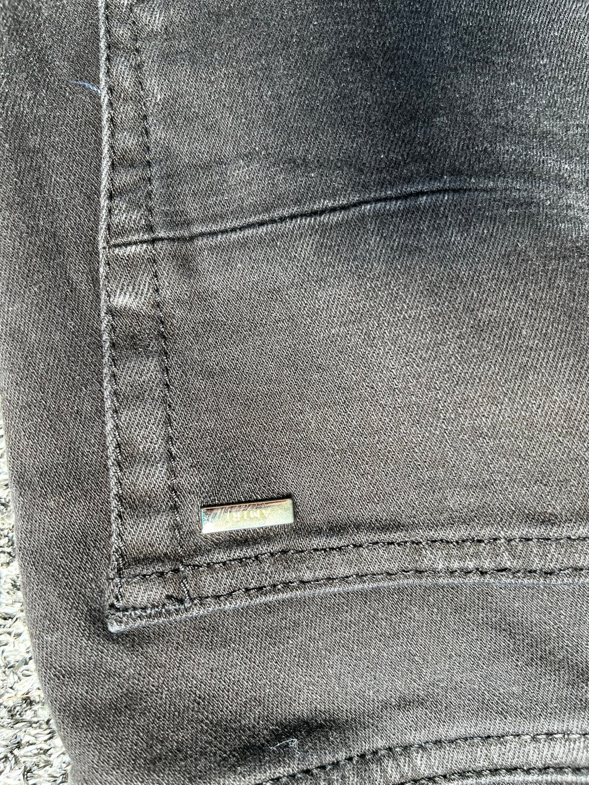 Nieuwe Amiri Jeans - Zwart met Rode Details, Kleding | Heren, Spijkerbroeken en Jeans, Ophalen of Verzenden, Nieuw, Zwart, W32 (confectie 46) of kleiner