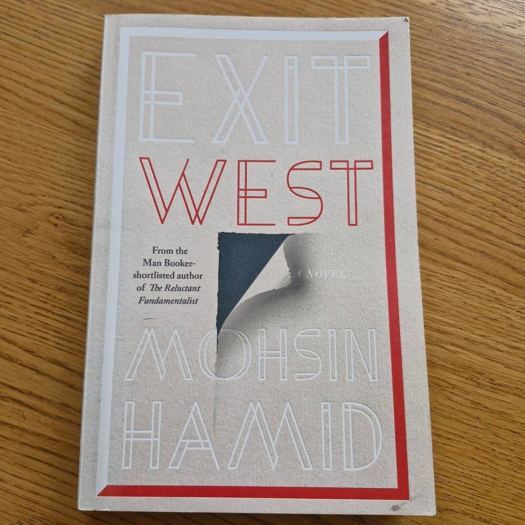 Exit West - Mohsin Hamid, Boeken, Ophalen of Verzenden, Gelezen, Mohsin Hamid