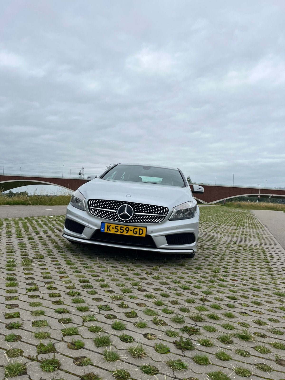 Mercedes-Benz a180 AMG pakket 2013 AUT., Auto's, Mercedes-Benz, 4 cilinders, 122 pk, 1200 kg, Particulier
