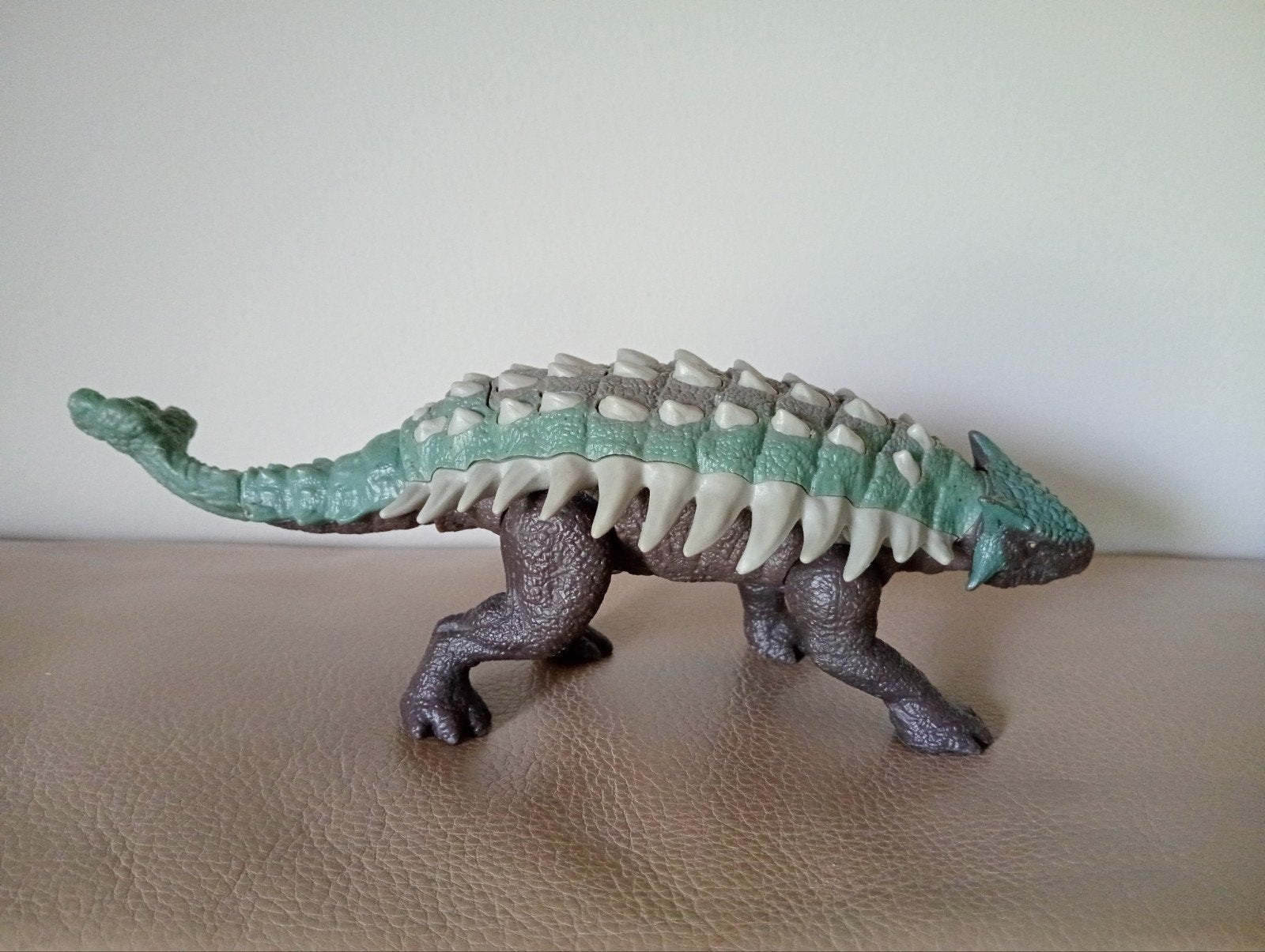 Mattel Jurassic World Roarivores Ankylosaurus kapot, Ophalen of Verzenden, Gebruikt