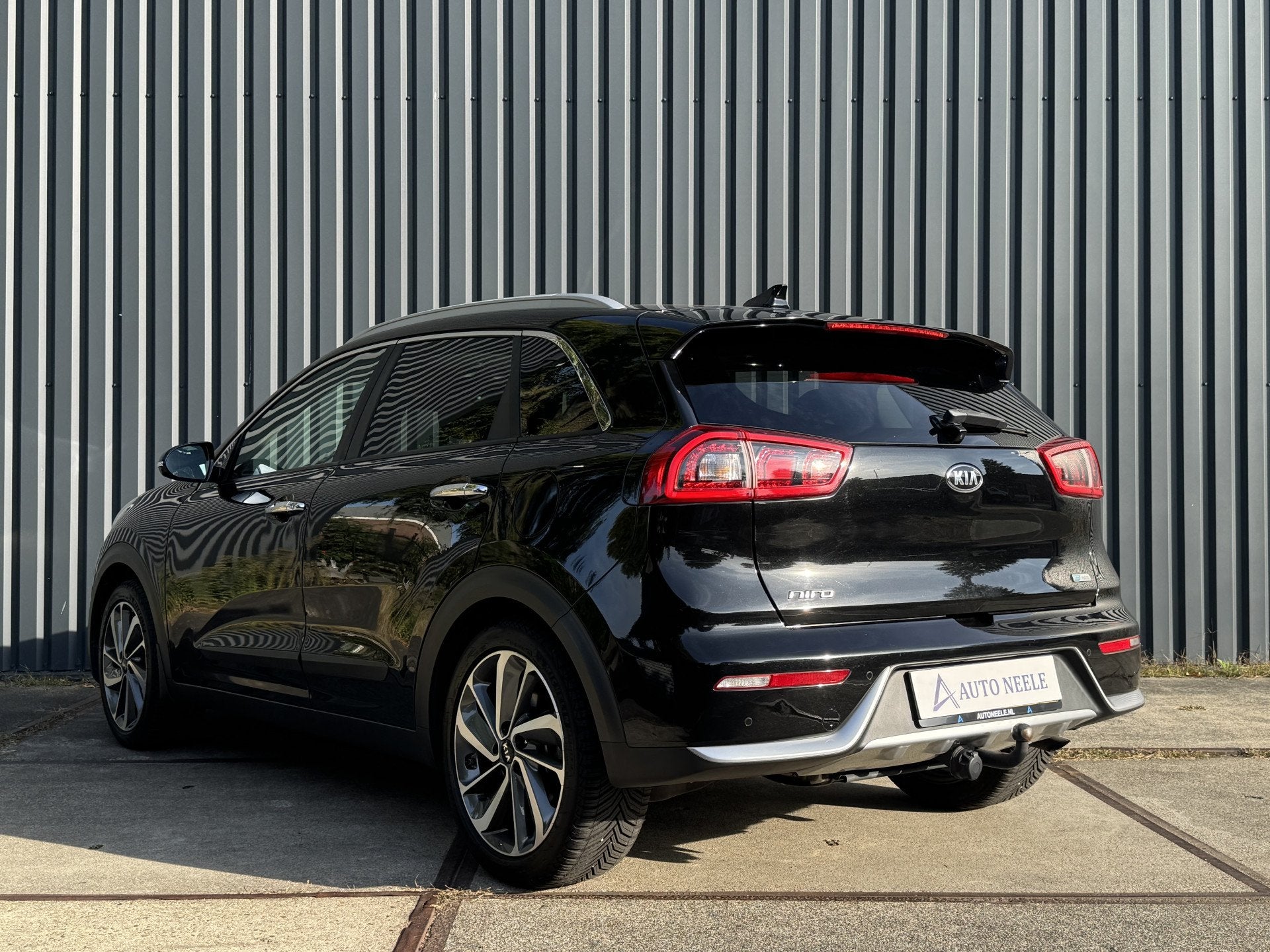 Kia Niro 1.6 GDi Hybrid Edition 1e eigenaar, Trekhaak, Panor, Dealer onderhouden, Gebruikt, Met garantie (alle), Leder en Stof
