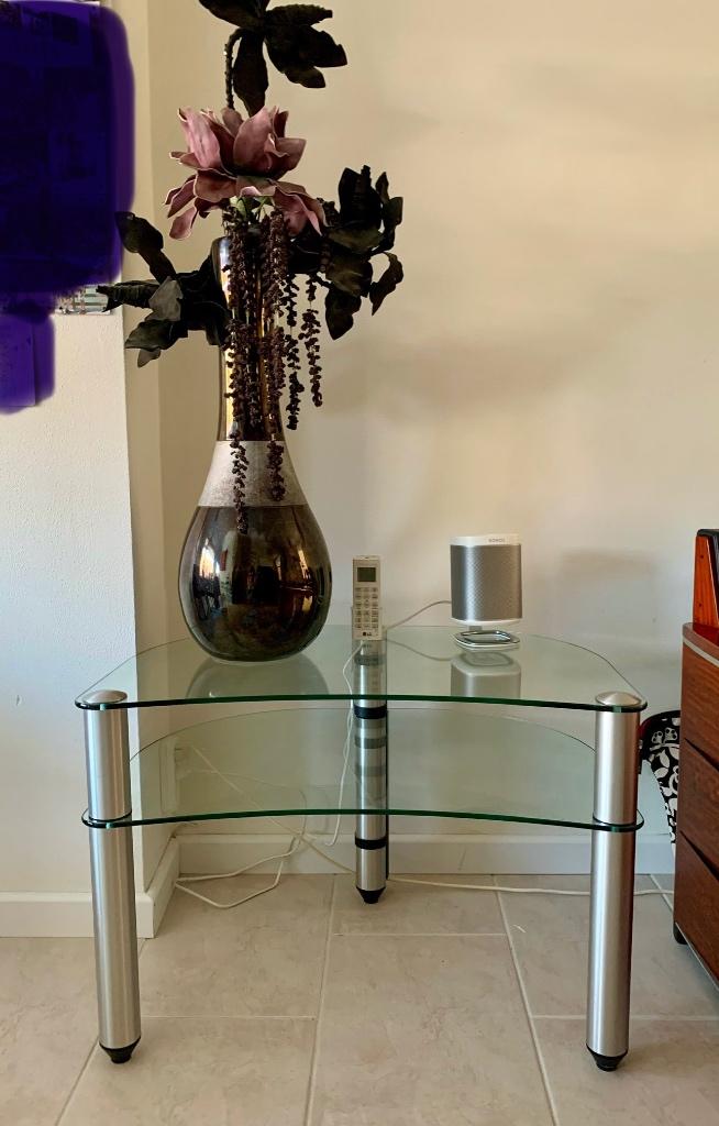 Tv of stereo tafel van glas, Ophalen, Kan zowel bij moderne als bij klassieke inrichting ., 50 tot 100 cm, Zo goed als nieuw