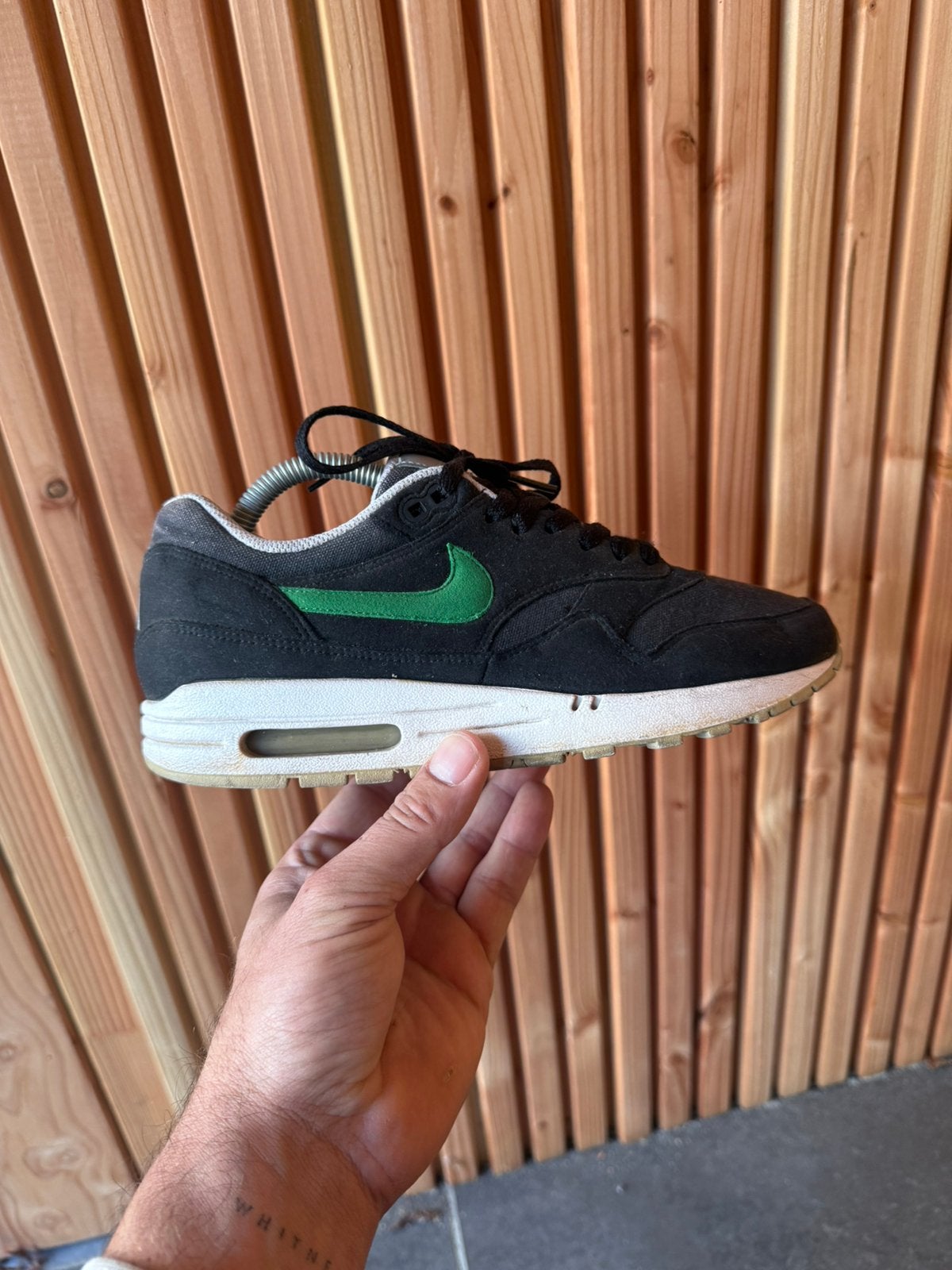 Nike air max 1 black victory green 40.5, Kleding | Dames, Ophalen of Verzenden, Zo goed als nieuw, Groen, Sneakers of Gympen
