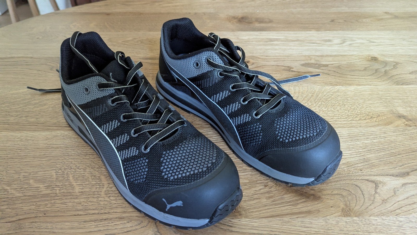 Puma Elevate Knit S1P Werkschoen Zwart/Grijs 43, Heren, Schoenen, Nieuw, Ophalen of Verzenden