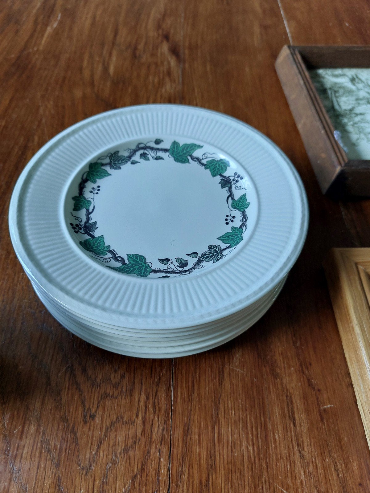 Wedgwood Stratford gebaksbordjes(6 stuks), Antiek en Kunst, Antiek | Servies los, Ophalen of Verzenden