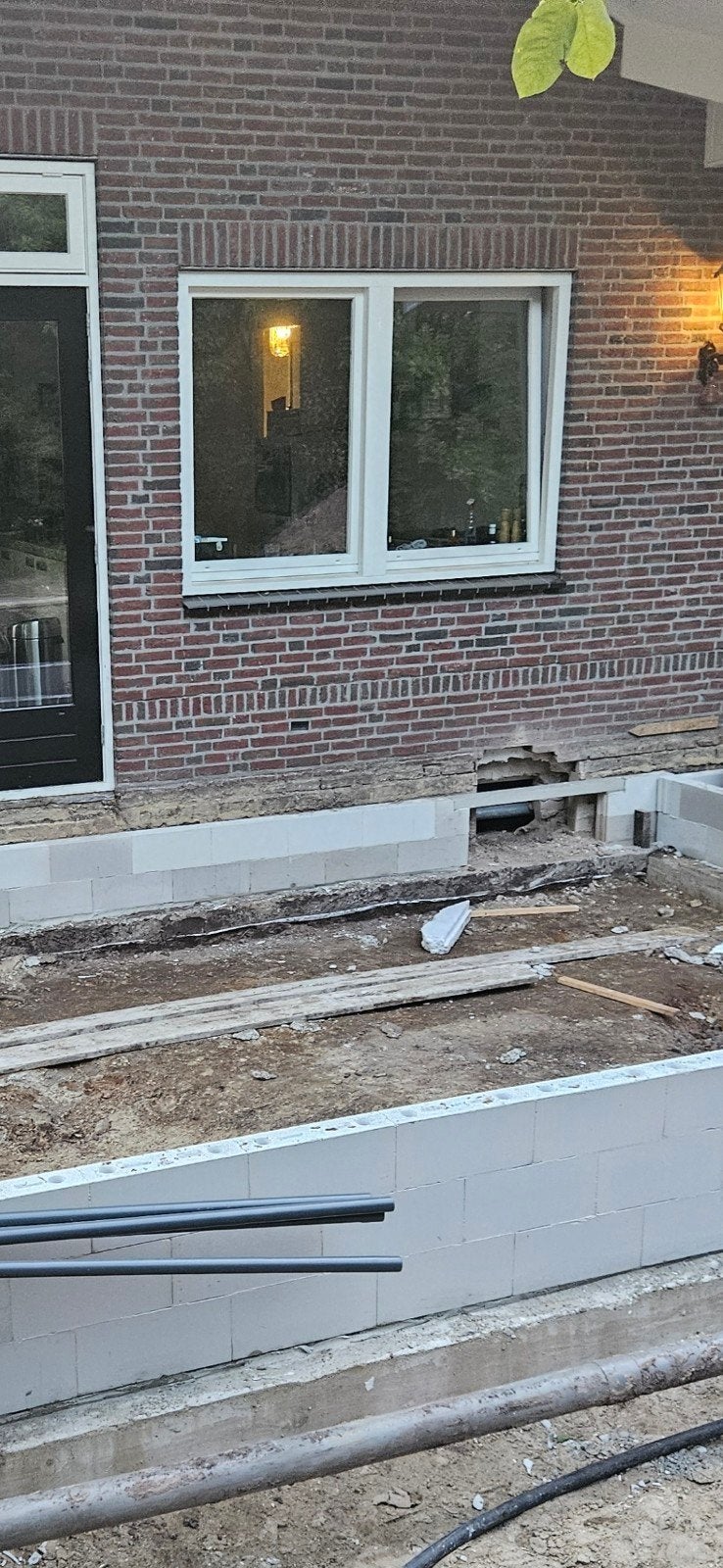 Kwaliteit kozijn met 1 kiepraam, Gevelraam of Ruit, Gebruikt, 120 tot 160 cm, Ophalen of Verzenden