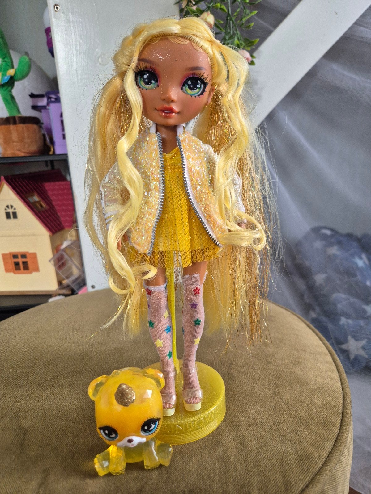 Rainbow High Sunny Madison pop, Kinderen en Baby's, Speelgoed | Poppen, Ophalen of Verzenden, Zo goed als nieuw, Overige typen