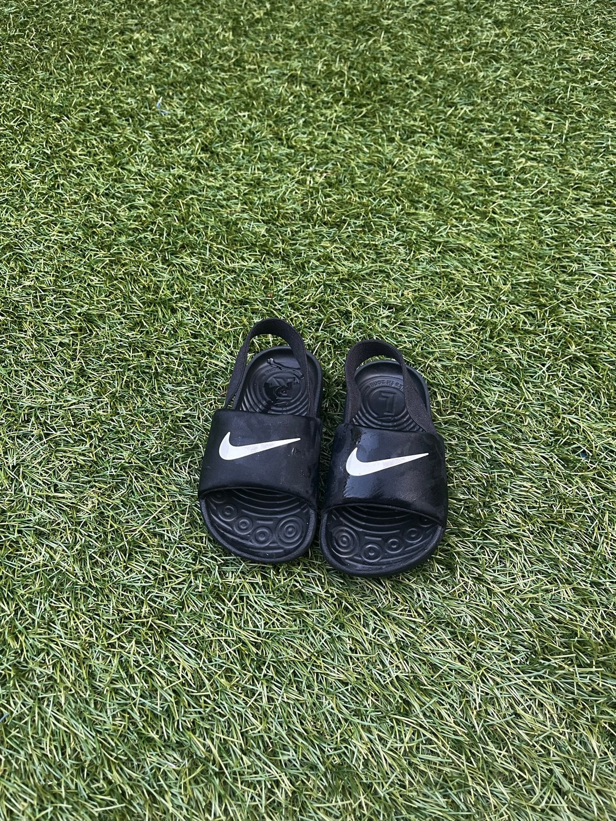 Nike slippers voor peuters - Maat 23,5, Ophalen of Verzenden, Zo goed als nieuw, Jongen of Meisje, Schoenen