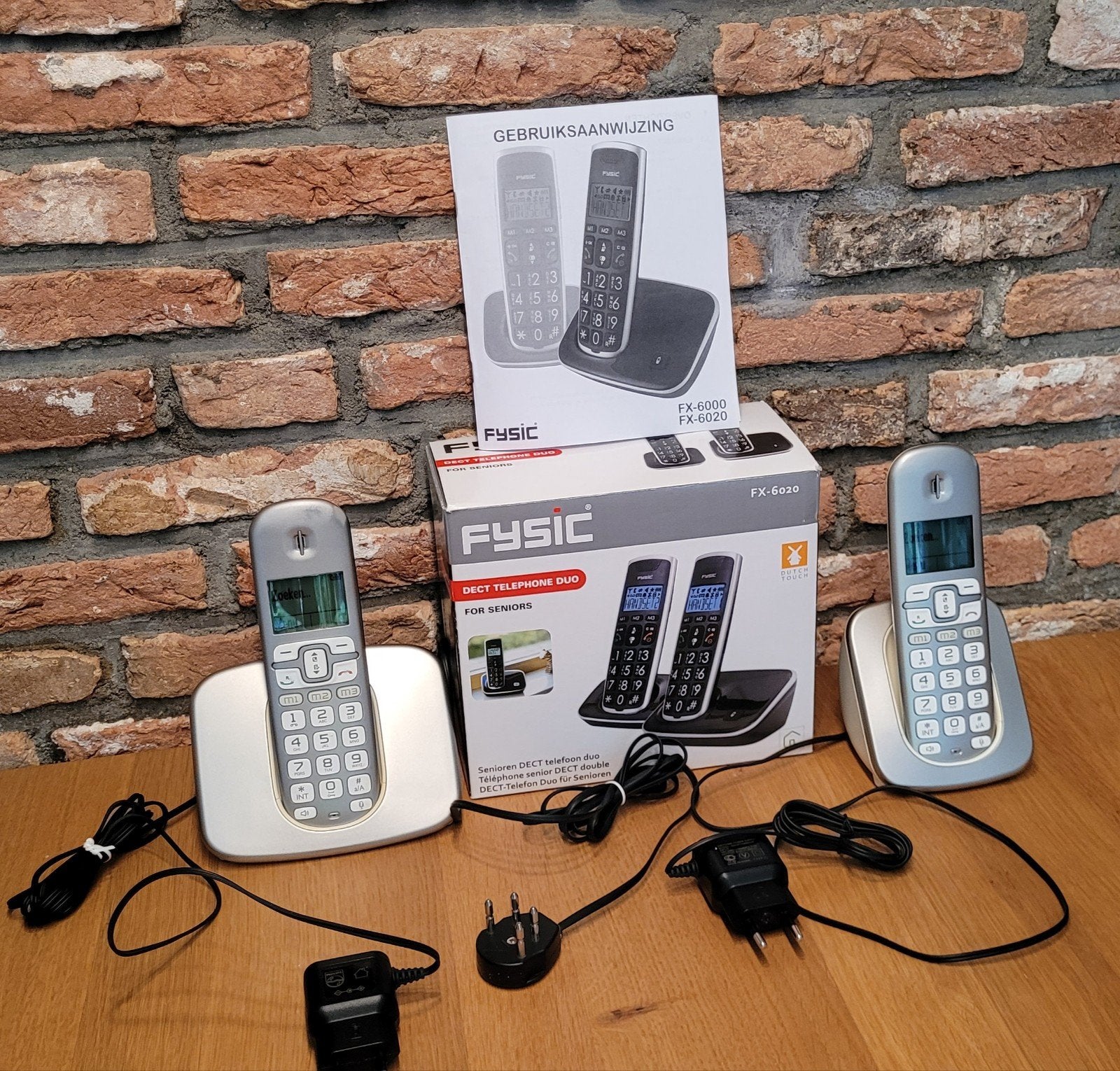 "Fysic" seniorentelefoon duo met grote knoppen, verlichting, Ophalen of Verzenden, Zo goed als nieuw, 2 handsets