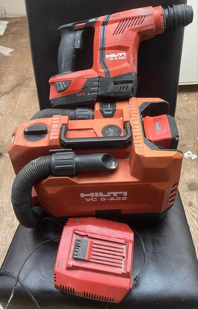 Hilti Breekhamer TE 6-A22 met stofzuiger en accu's, Doe-het-zelf en Verbouw, Gereedschap | Boormachines, Boor- en/of Breekhamer