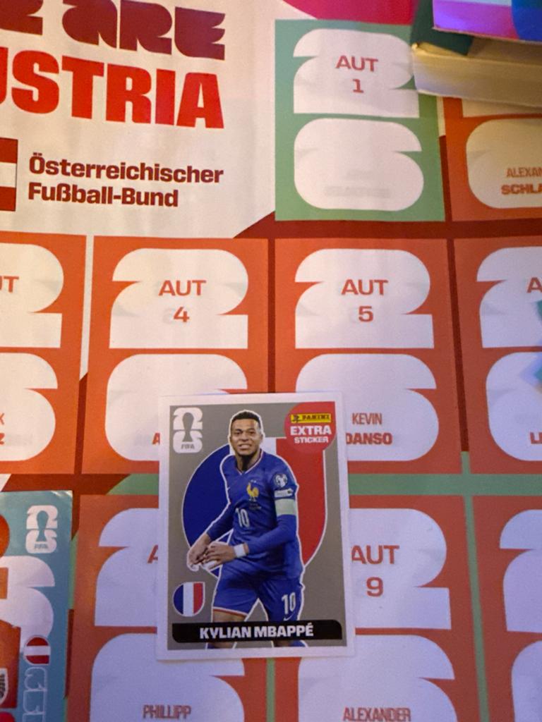 Panini WK 2026 Kylian Mbappé Silver Extra Sticker, Ophalen of Verzenden, Nieuw, Sport