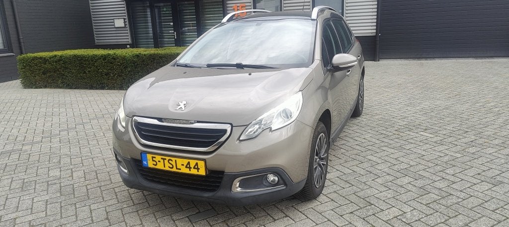 Peugeot 2008 1.2 VTi Act. Pack Panorama dak Navi clima Bj 20, Voorwielaandrijving, Euro 5, Stof, Gebruikt