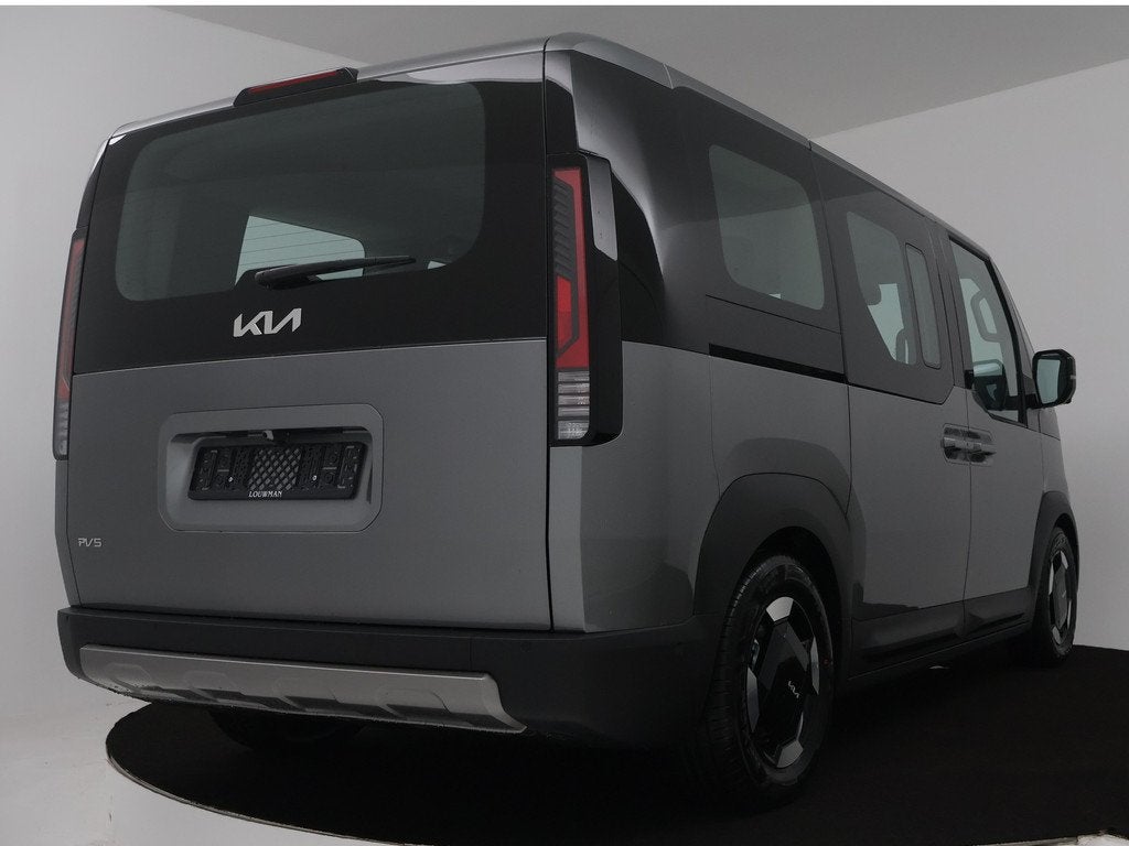 Kia PV5 Passenger 5p Elite Executive 71.2 kWh | NIEUW TE BES, Auto's, Kia, 12 maanden, 2096 kg, Leder, Adaptive Cruise Control