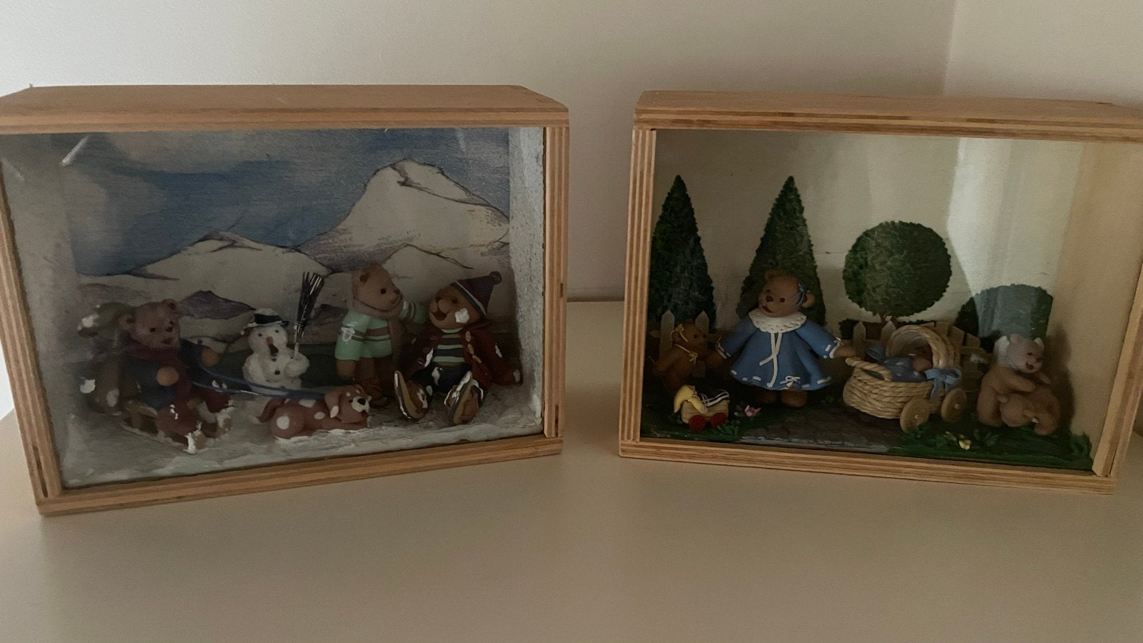 Twee handgemaakte Fimoberen diorama's - winter en zomer, Ophalen of Verzenden, Zo goed als nieuw