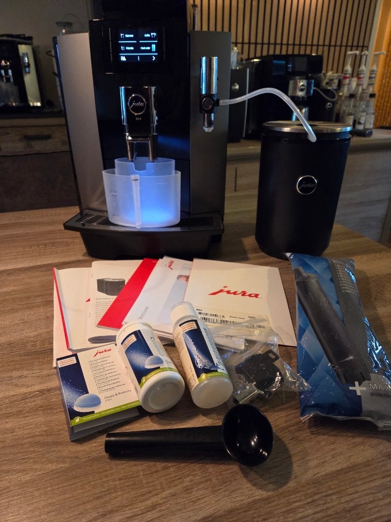 Jura WE8 Dark Inox met Cool Control 1L  | Absolute topstaat, Jura, 10 kopjes of meer, Koffiemachine, Ophalen of Verzenden
