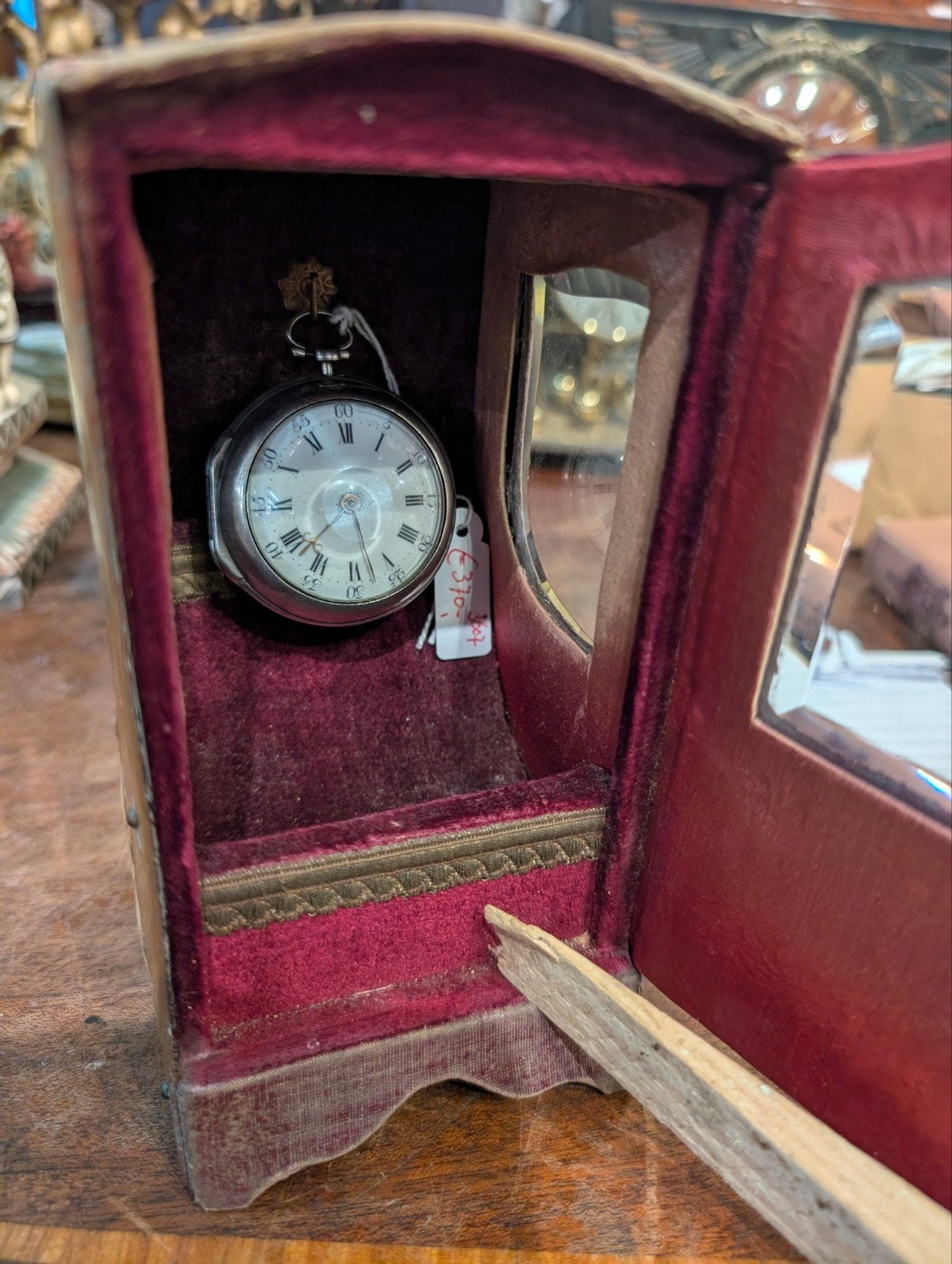 zakhorloge houder. 18 cm hoog.   €165., Ophalen