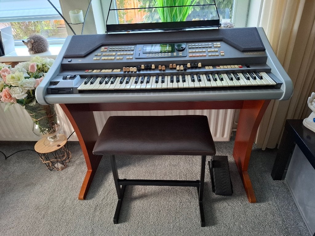 HAMMOND XE-1+bankje+standaard=€375 met volumepedaal=€450, Ophalen, Zo goed als nieuw, 2 klavieren, Hammondorgel