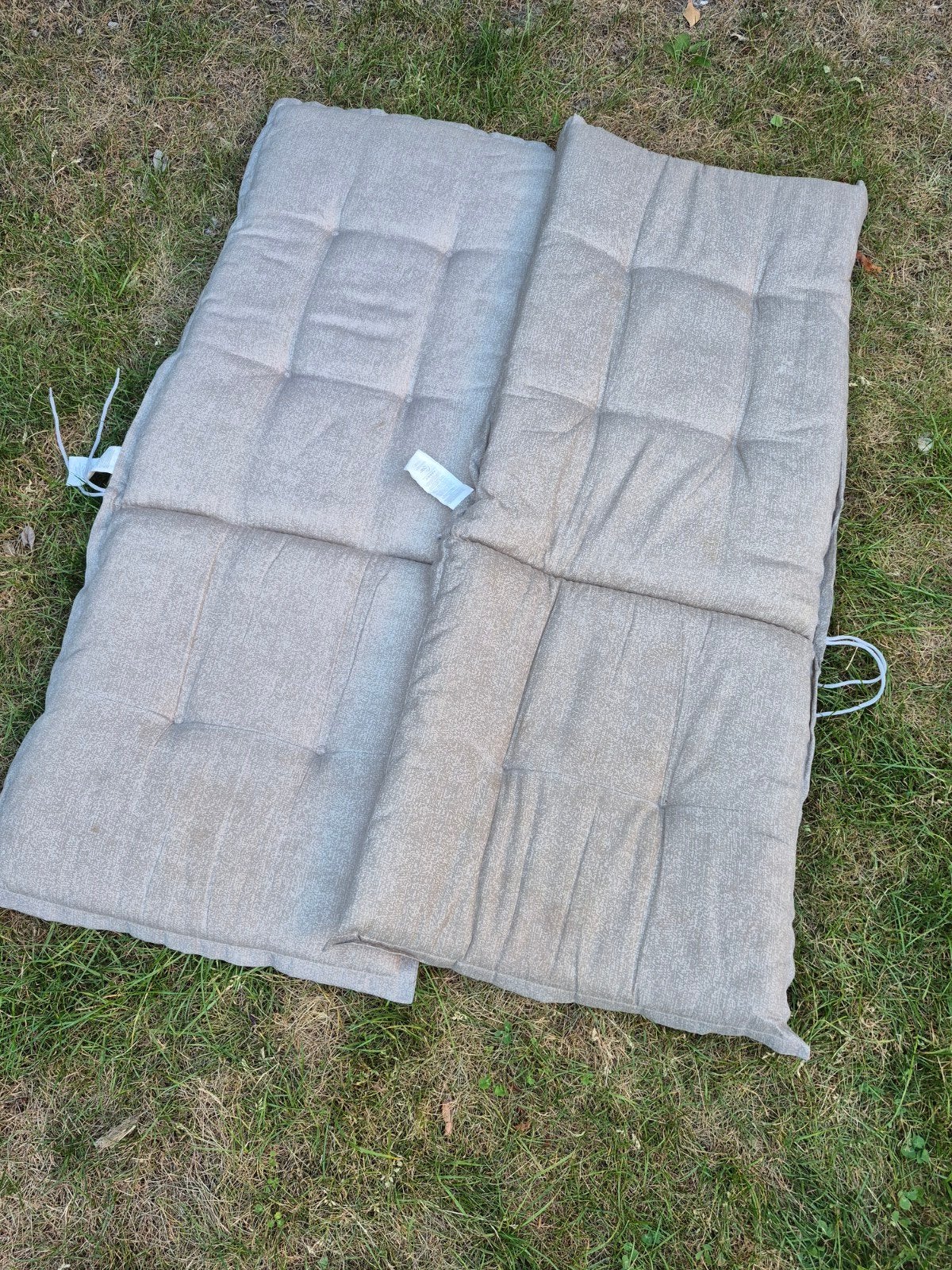 2 beige tuinkussens Sun Garden, Ophalen of Verzenden, Zo goed als nieuw