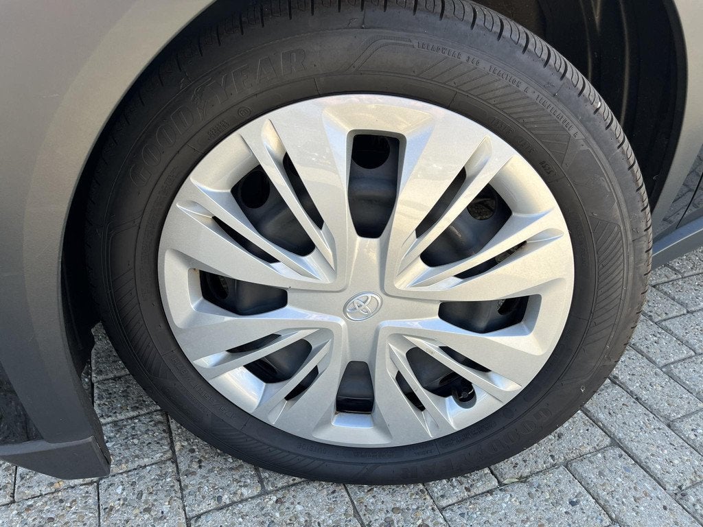 Toyota Aygo X 1.0 VVT-i MT Play SLECHTS 32.705KM, APPLE CARP, Auto's, Toyota, Gebruikt, 920 kg, 4 stoelen, Zwart