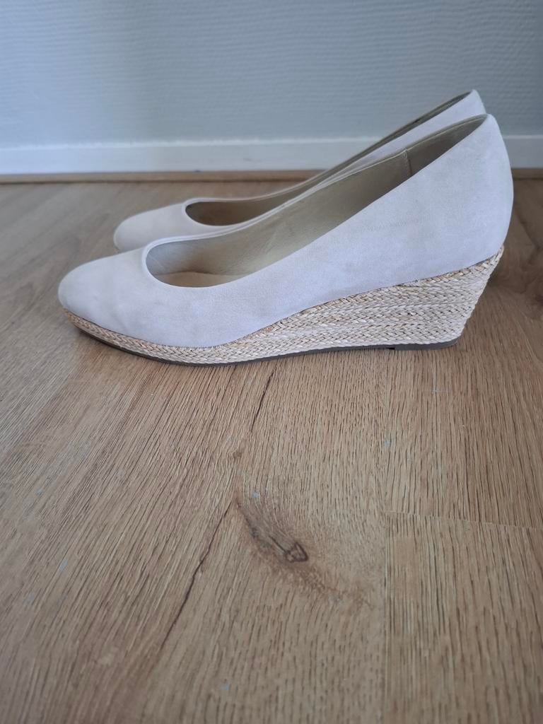 Via Vai pump sleehak Nevada suede kleur "haz" licht beige 42, Ophalen of Verzenden, Zo goed als nieuw, Beige