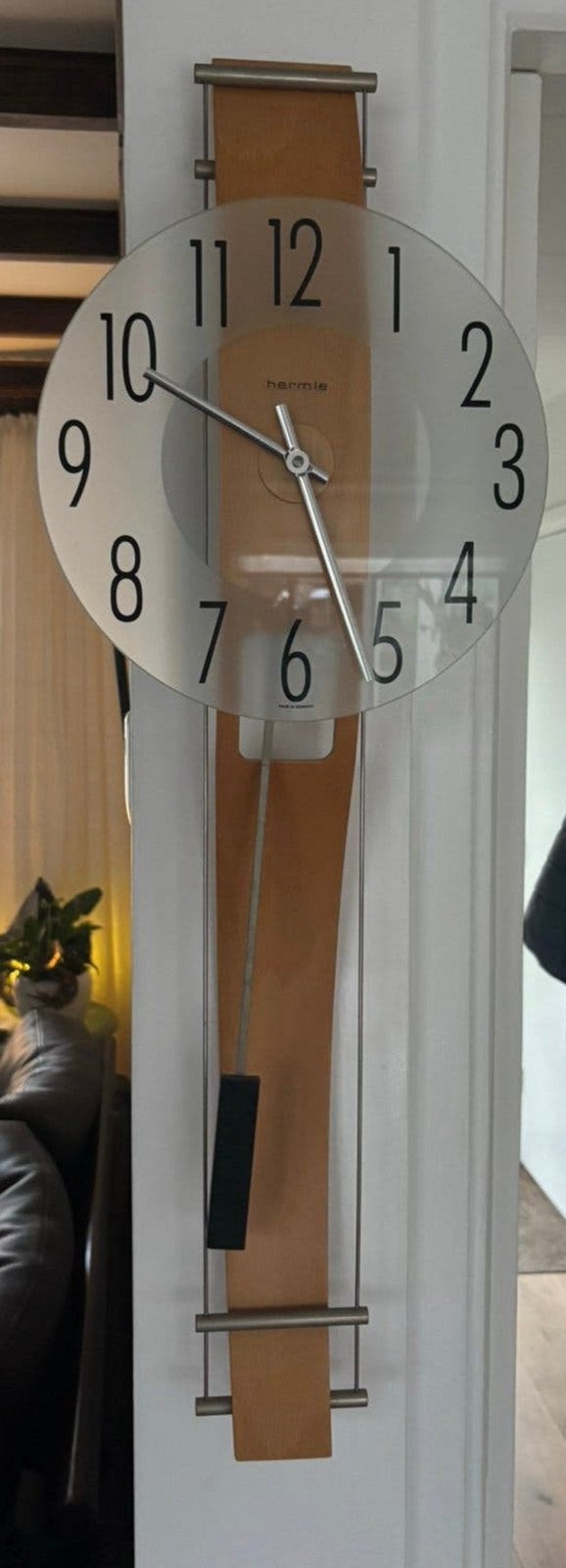 HERMLE Quartz slinger wandklok, beuken Kwartsslingerklok, Ophalen of Verzenden, Zo goed als nieuw, Analoog, Wandklok