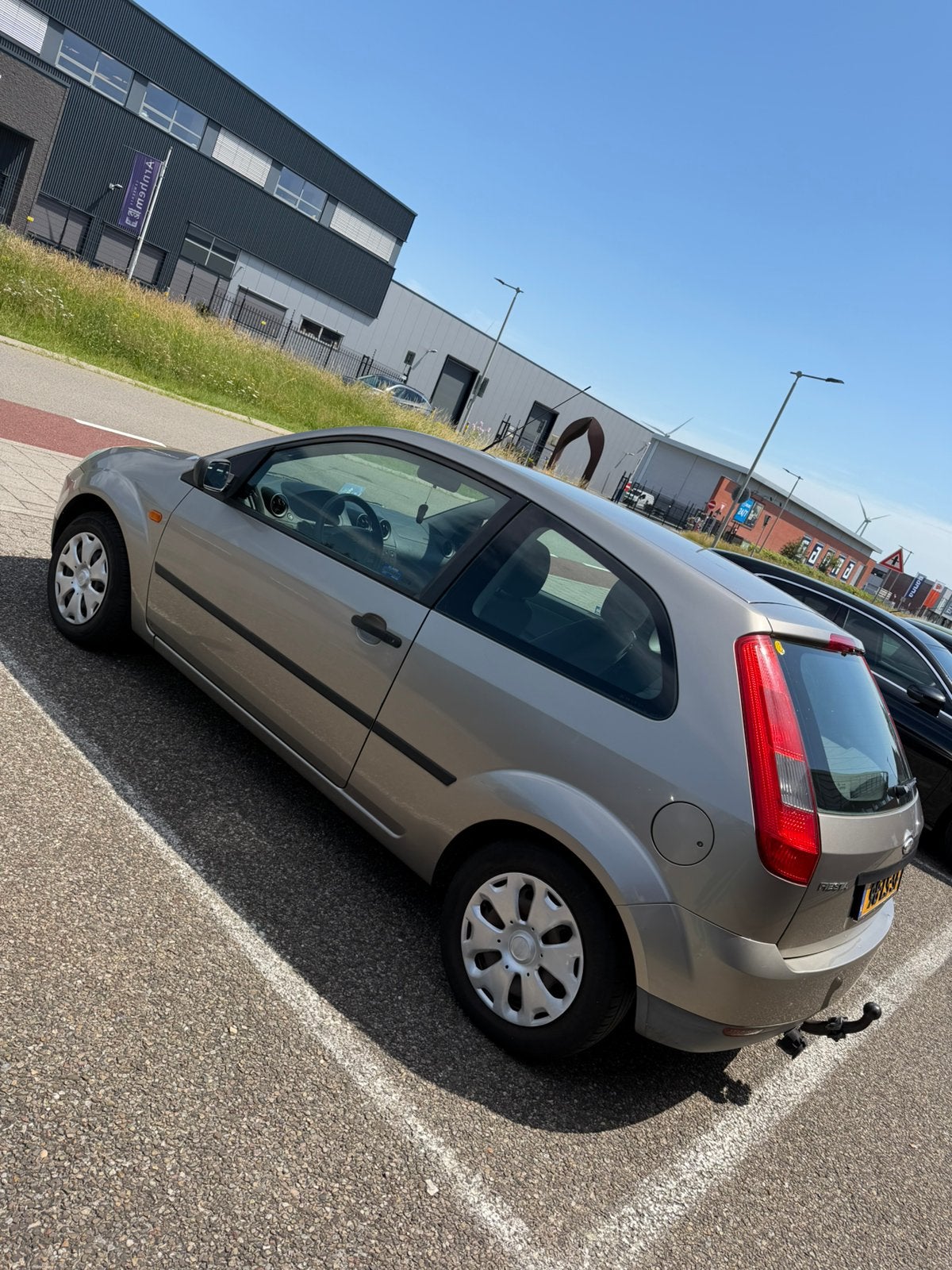 Ford Fiësta 1.4 16V 3DR AUT 2003 Grijs, Auto's, Ford, 40 €/maand, 4 cilinders, 1006 kg, Origineel Nederlands