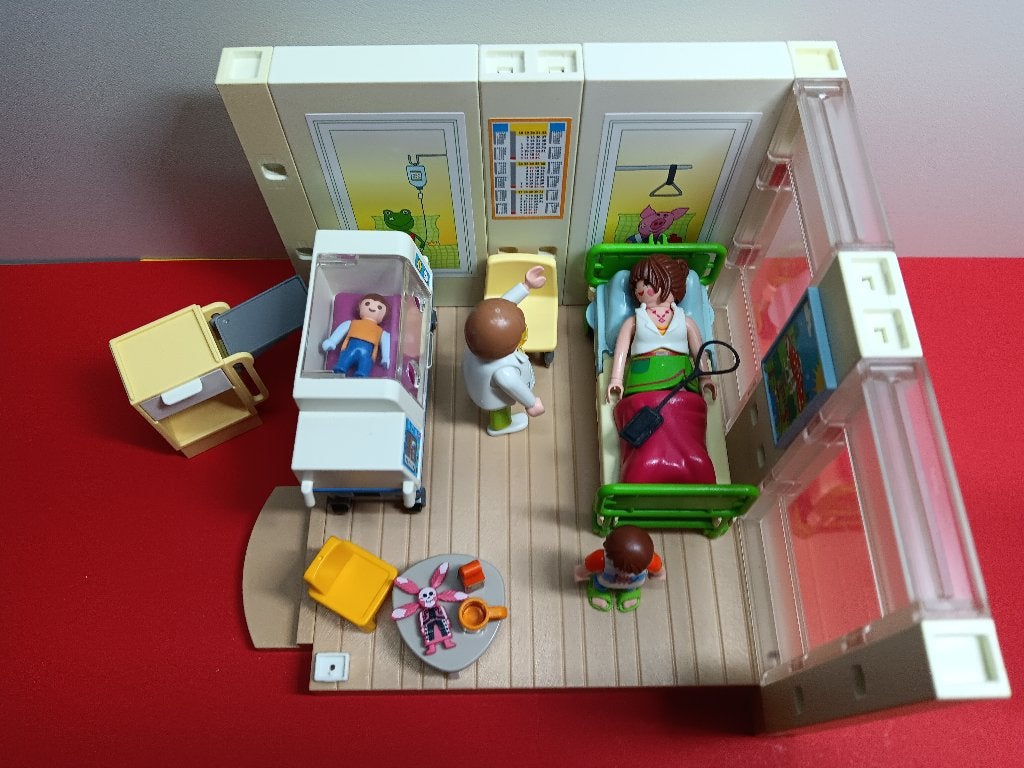 Playmobil Ziekenhuis Unit 15 Kamer Couveuse Bed Moeder Kind, Kinderen en Baby's, Ophalen of Verzenden, Gebruikt, Complete set