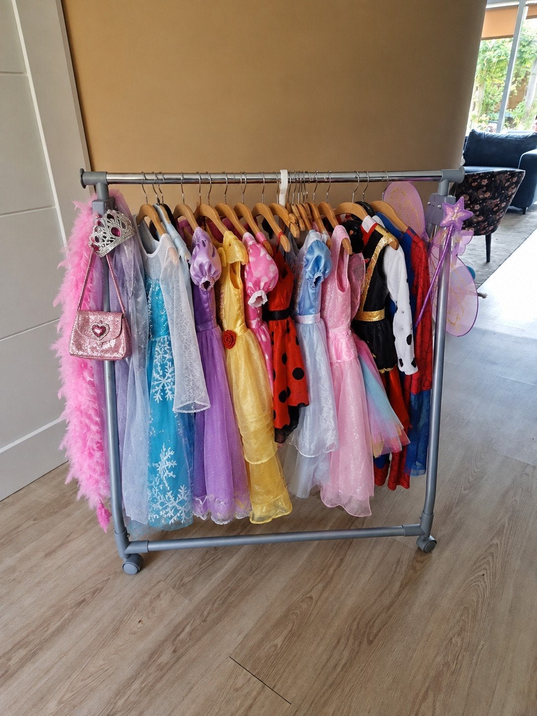 Kledingrek op wielen in hoogte verstelbaar - ideaal voor ver, Kleding | Dames, Ophalen, Met wielen, Gebruikt