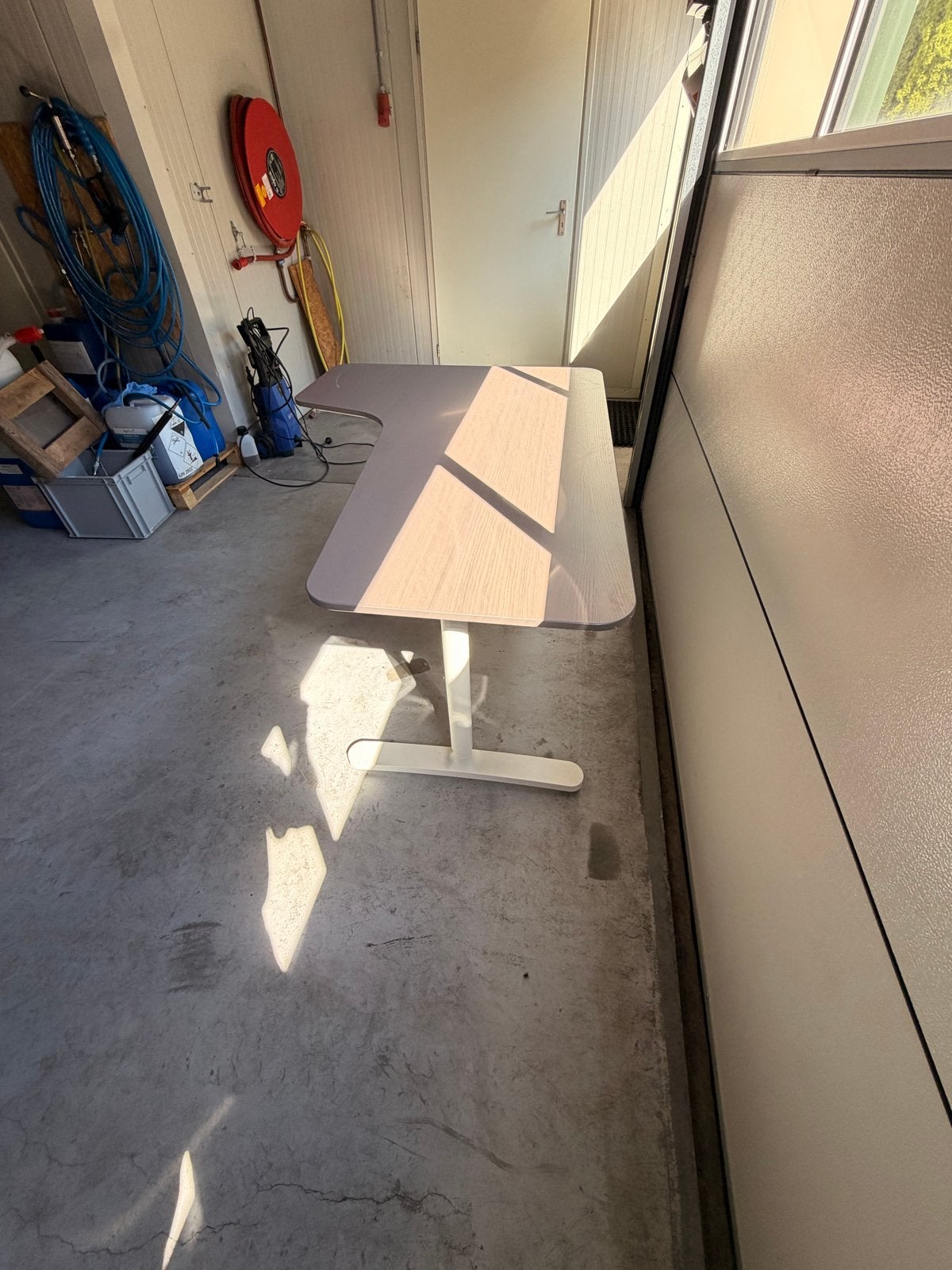 Ikea Galant Hoekbureau in hoogte verstelbaar - Grijs/Wit, Ophalen, Gebruikt, Spaanplaat of MDF, Hoekbureau