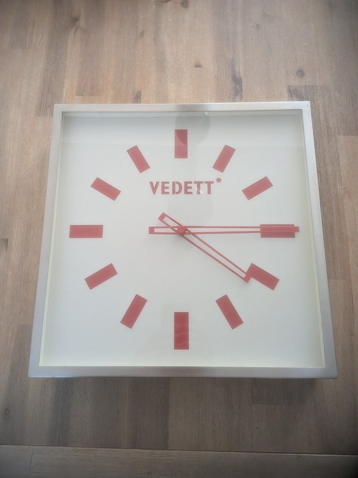 Vedett Man Cave Wandklok - Perfect voor de Bar, Ophalen of Verzenden, Zo goed als nieuw