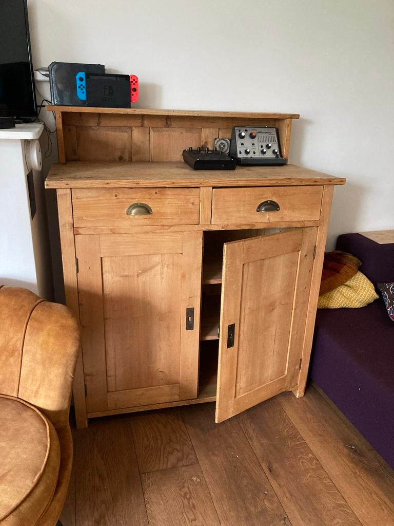 Sfeervolle vintage geloogd grenen linnenkast, Huis en Inrichting, Ophalen, Gebruikt, 100 tot 150 cm, Vintage klassiek