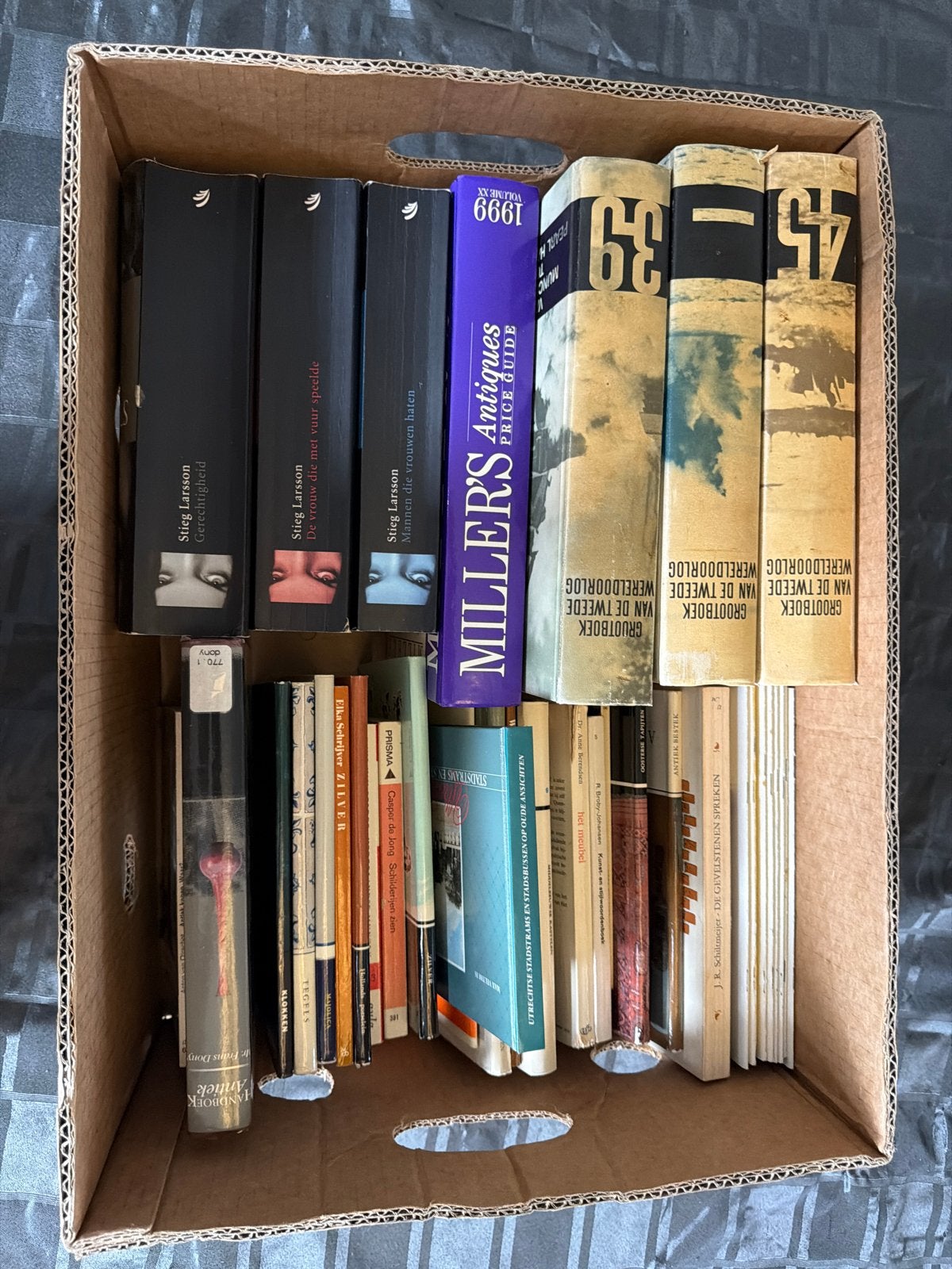 Grote doos met diverse boeken: fictie, non-fictie, antiek, Boeken, Ophalen, Gelezen, Nederland