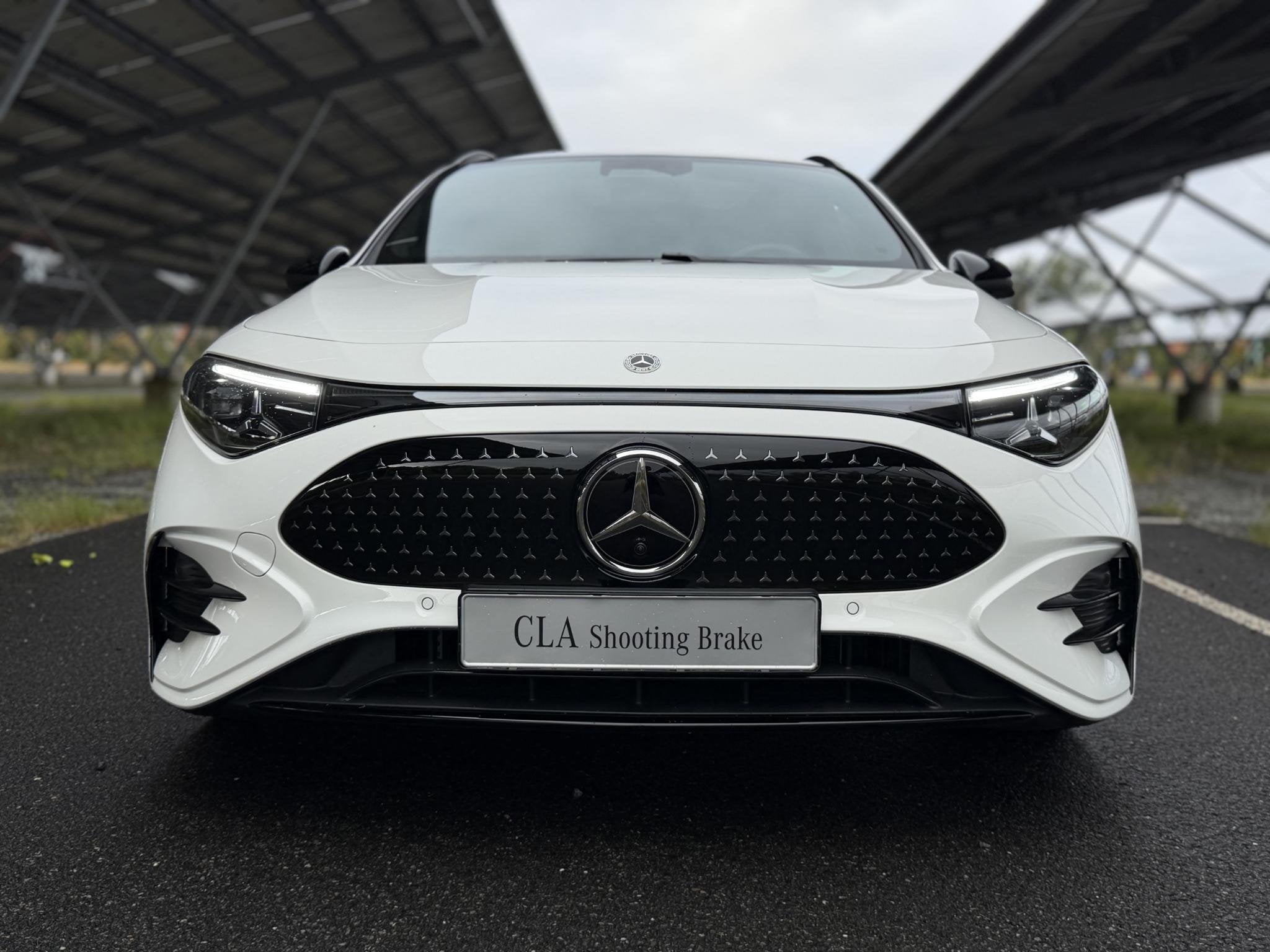 Mercedes-Benz CLA-klasse Shooting Brake 250+ Business Soluti, Auto's, Achterwielaandrijving, Zwart, Wit, Nieuw