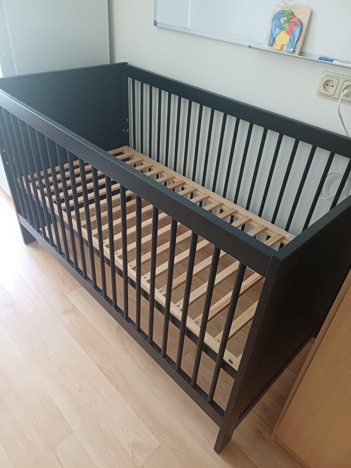 Babybed ledikant / peuterbed  70x140 Zwart, Kinderen en Baby's, Babywiegjes en Ledikanten, Ophalen, Zo goed als nieuw, Ledikant